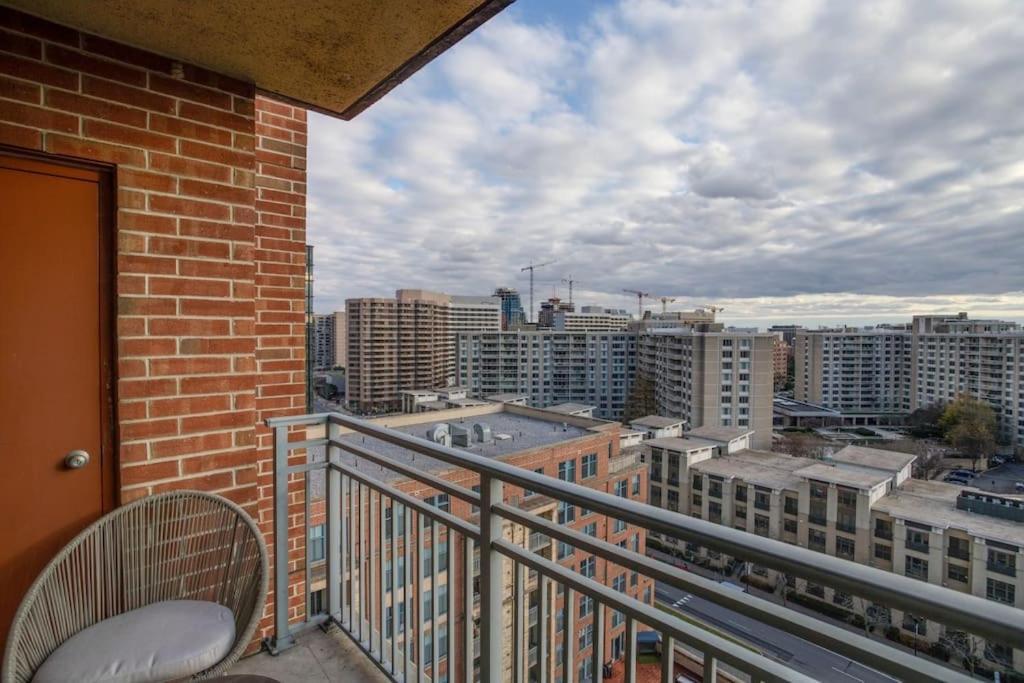 Fantastic 2 Bedroom Condo At Pentagon City 알링턴 외부 사진