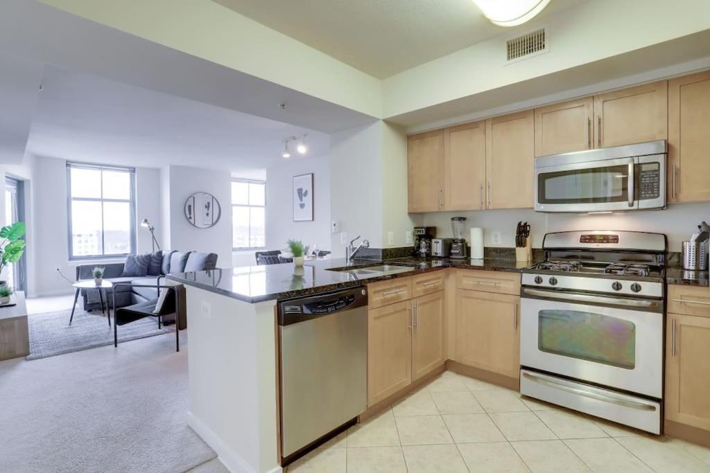 Fantastic 2 Bedroom Condo At Pentagon City 알링턴 외부 사진