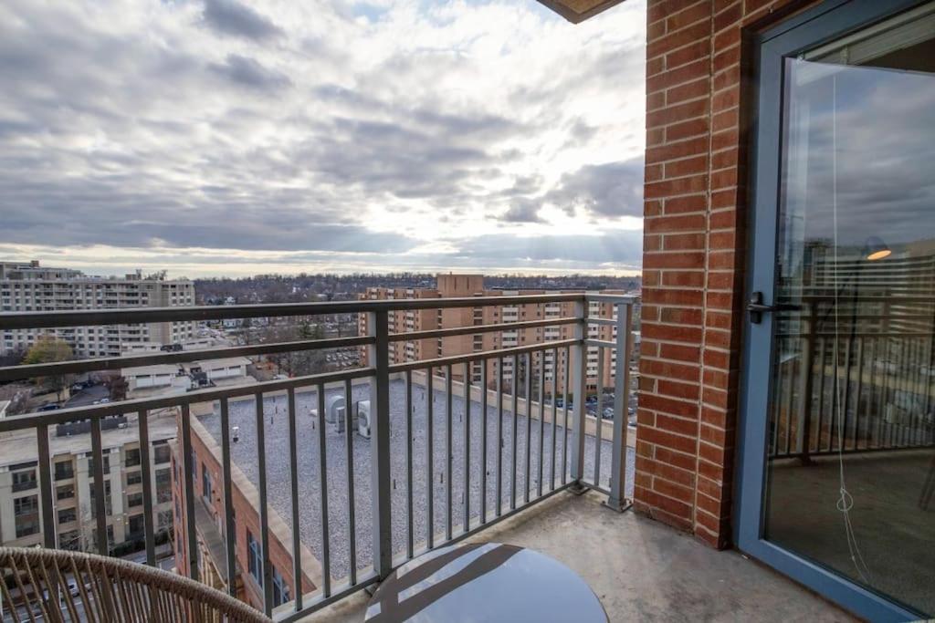 Fantastic 2 Bedroom Condo At Pentagon City 알링턴 외부 사진