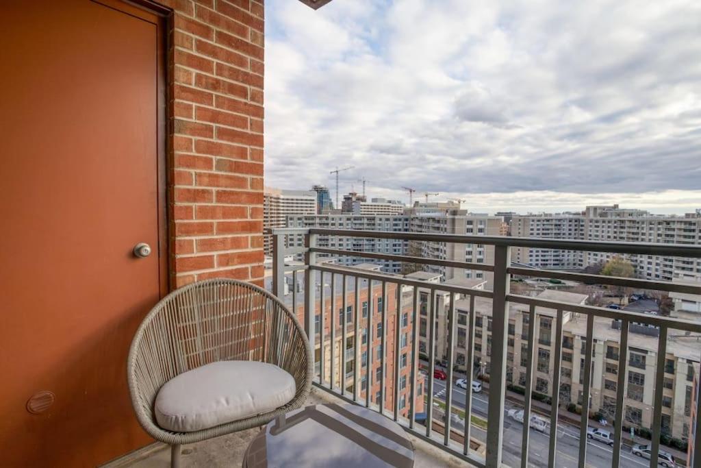 Fantastic 2 Bedroom Condo At Pentagon City 알링턴 외부 사진